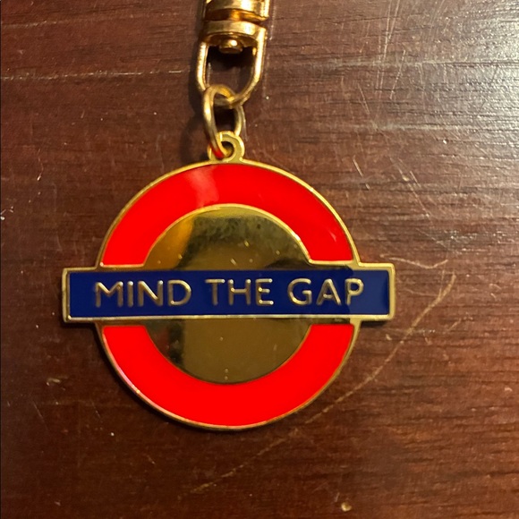 Bag Charm Mind the Gap' Design - Picture 5 of 5